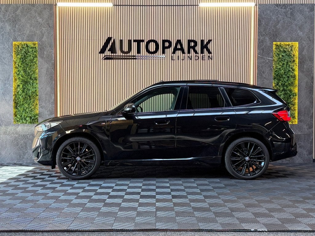 BMW X1 XDrive25e |M-Sport|PANO|HuD|360 CAMERA|TREKHAAK|FABRI, Auto's, BMW, 136 pk, Gebruikt, 16 kWh, Zwart