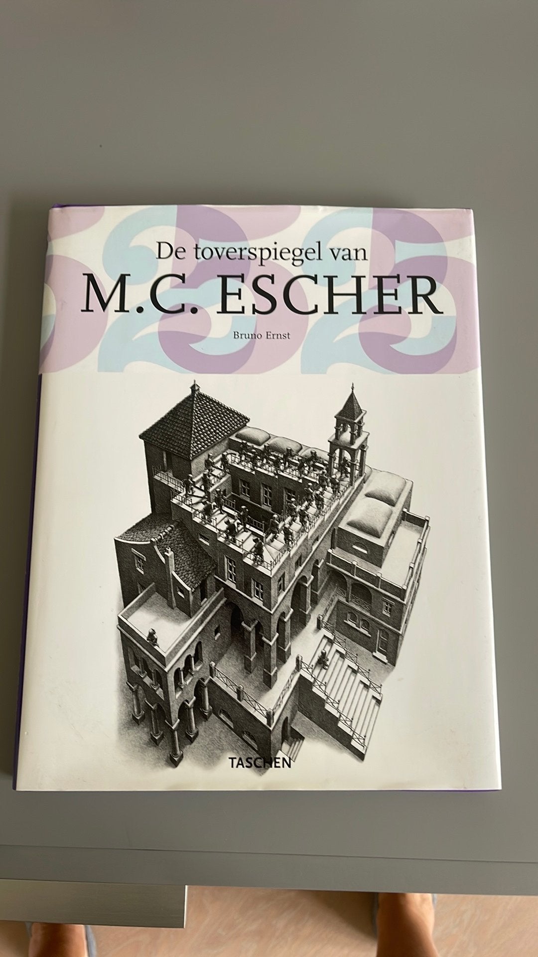 De toverspiegel van M.C. Escher ~ Bruno Ernst~ Harde kaft, Ophalen of Verzenden, Zo goed als nieuw, Fotografen