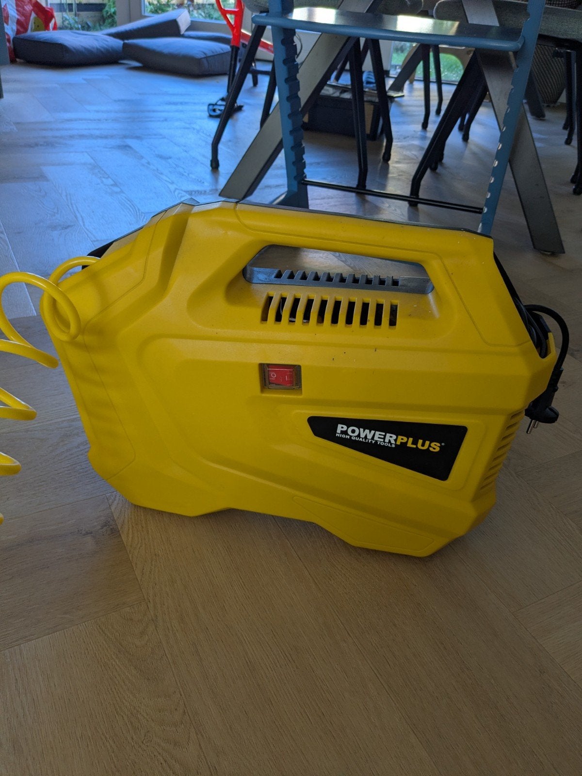 Powerplus  Compressor, Ophalen, Mobiel, 6 tot 10 bar, Zo goed als nieuw