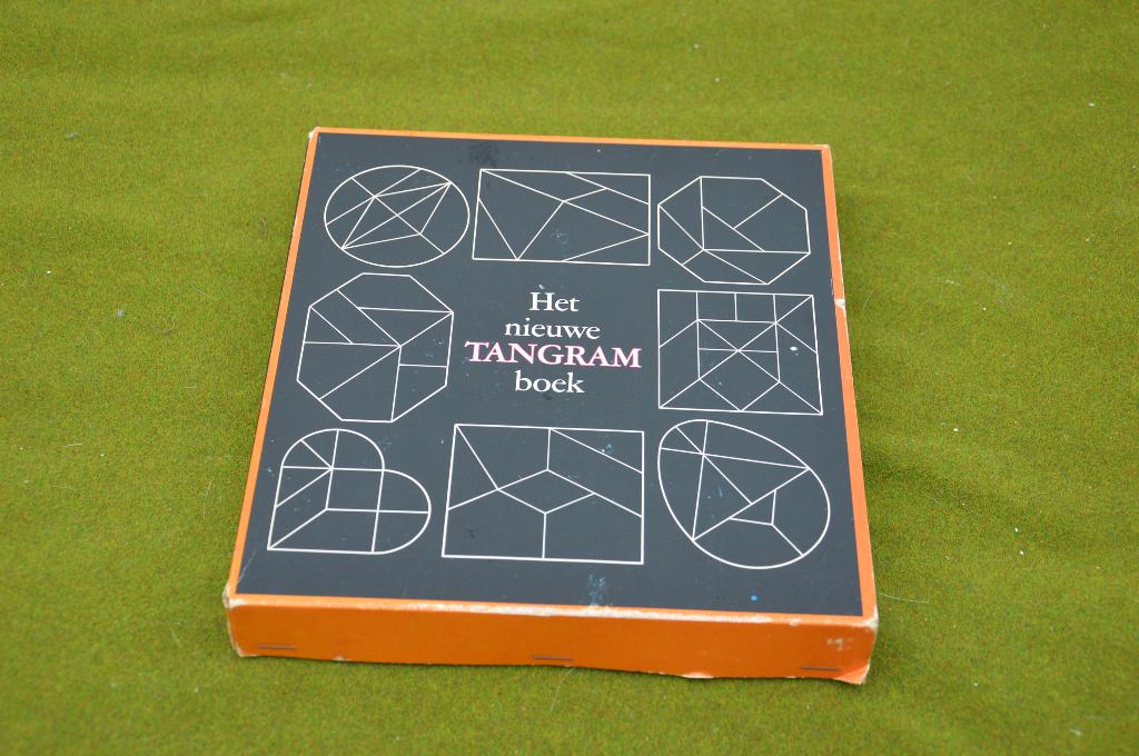 Vintage tangram: Het nieuwe tangram boek box + 2 setjes 1977, Hobby en Vrije tijd, Gezelschapsspellen | Bordspellen, Een of twee spelers