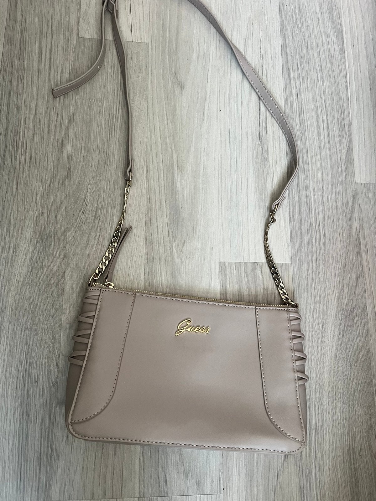 Guess tas nieuw, Ophalen of Verzenden, Nieuw, Beige, Schoudertasje