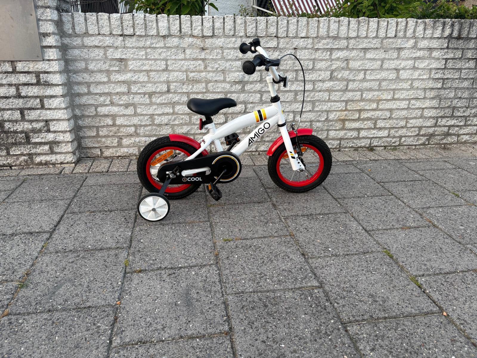 Zeer nette kinderfietsje Amigo 12 inch, Ophalen, Terugtraprem, Zijwieltjes, Minder dan 16 inch