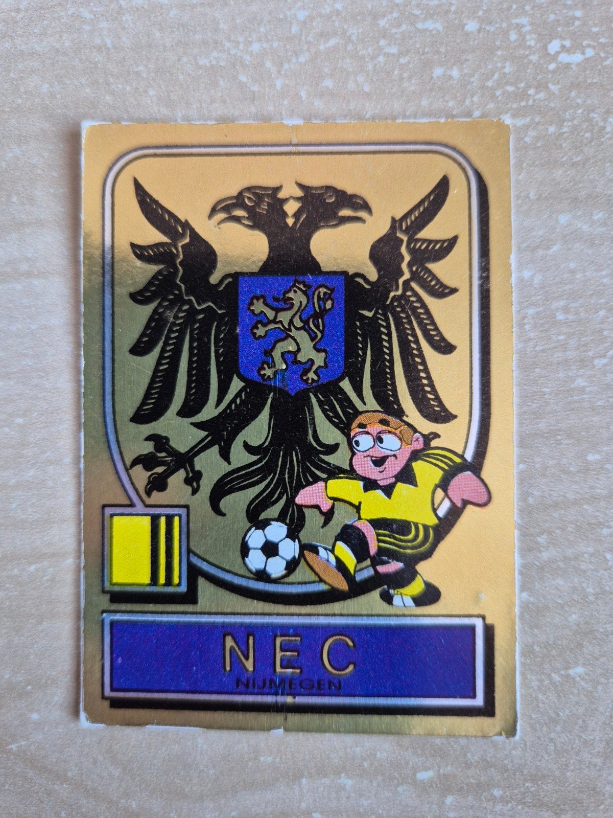 Panini Voetbal 82 Embleem NEC, Ophalen of Verzenden, Zo goed als nieuw, Overige binnenlandse clubs, Poster, Plaatje of Sticker