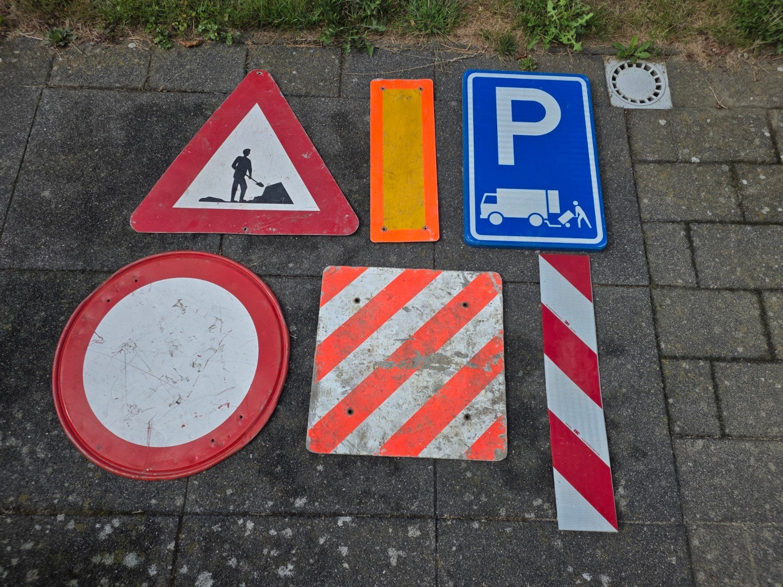 diverse verkeersborden / markeringsborden voor mancave, Ophalen