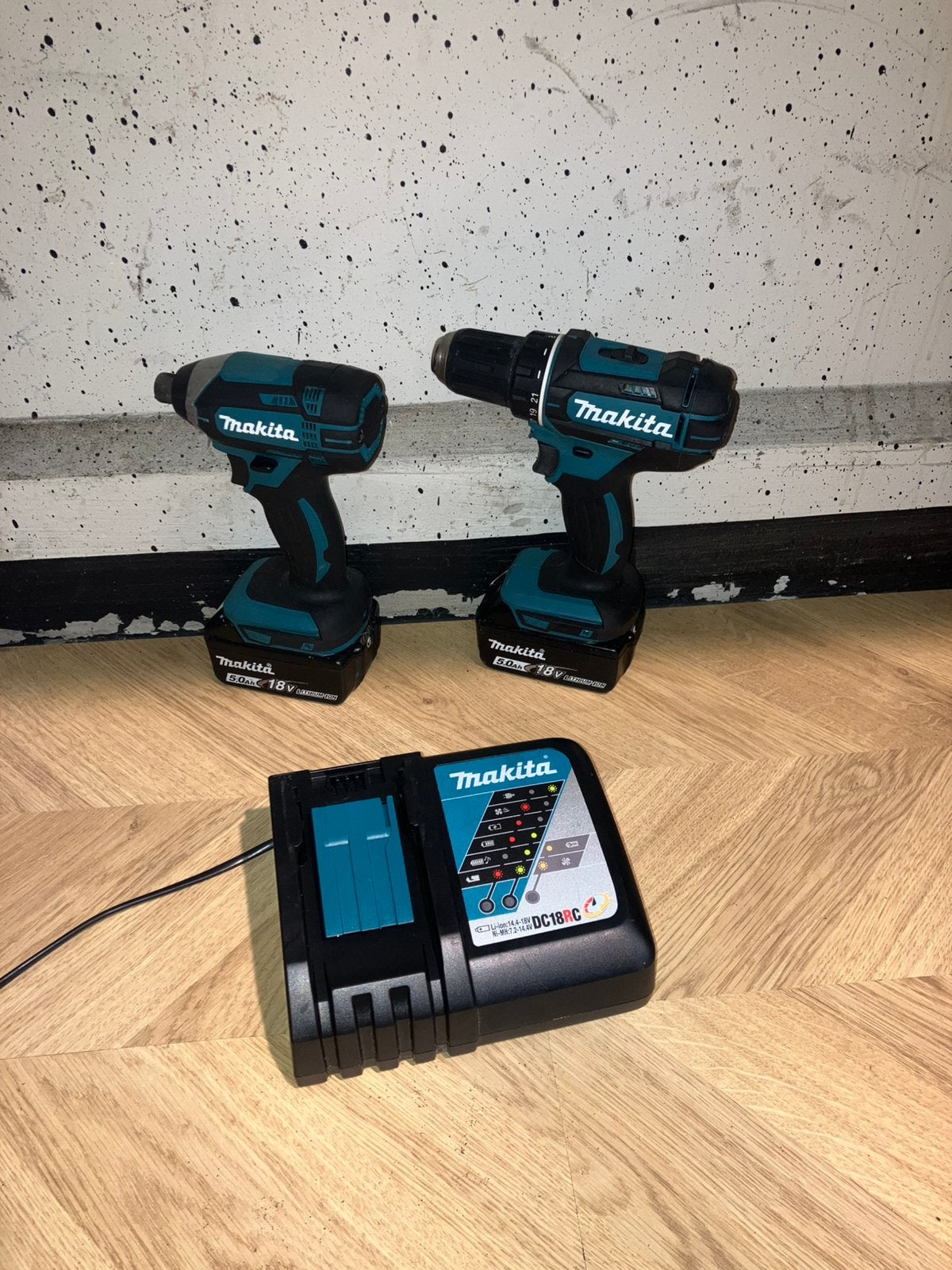 Makita DLX2131, Ophalen of Verzenden, Zo goed als nieuw, Boormachine