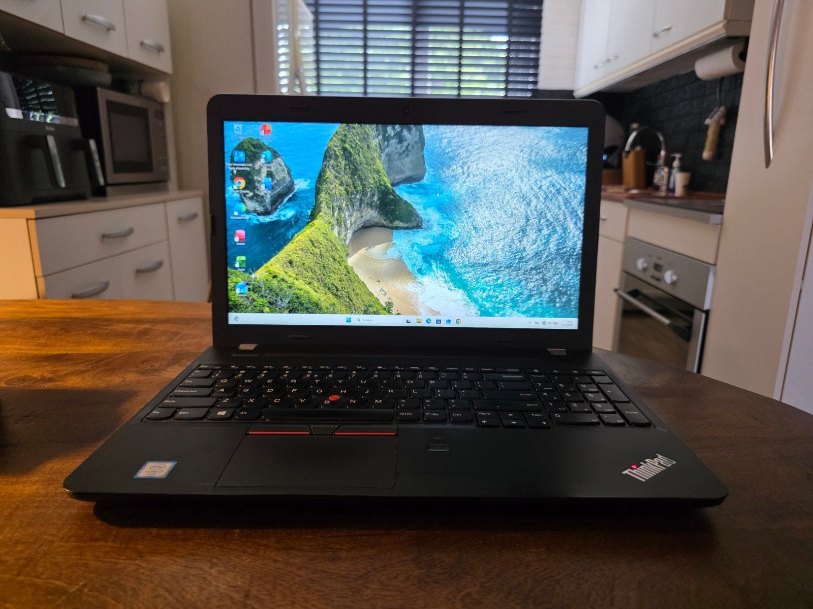 LENOVO THINKPAD E560/i7/16GB/256GB/W11/Office/R7 M370 2GB, Computers en Software, Windows Laptops, Gebruikt, 15 inch, SSD, 2 tot 3 Ghz