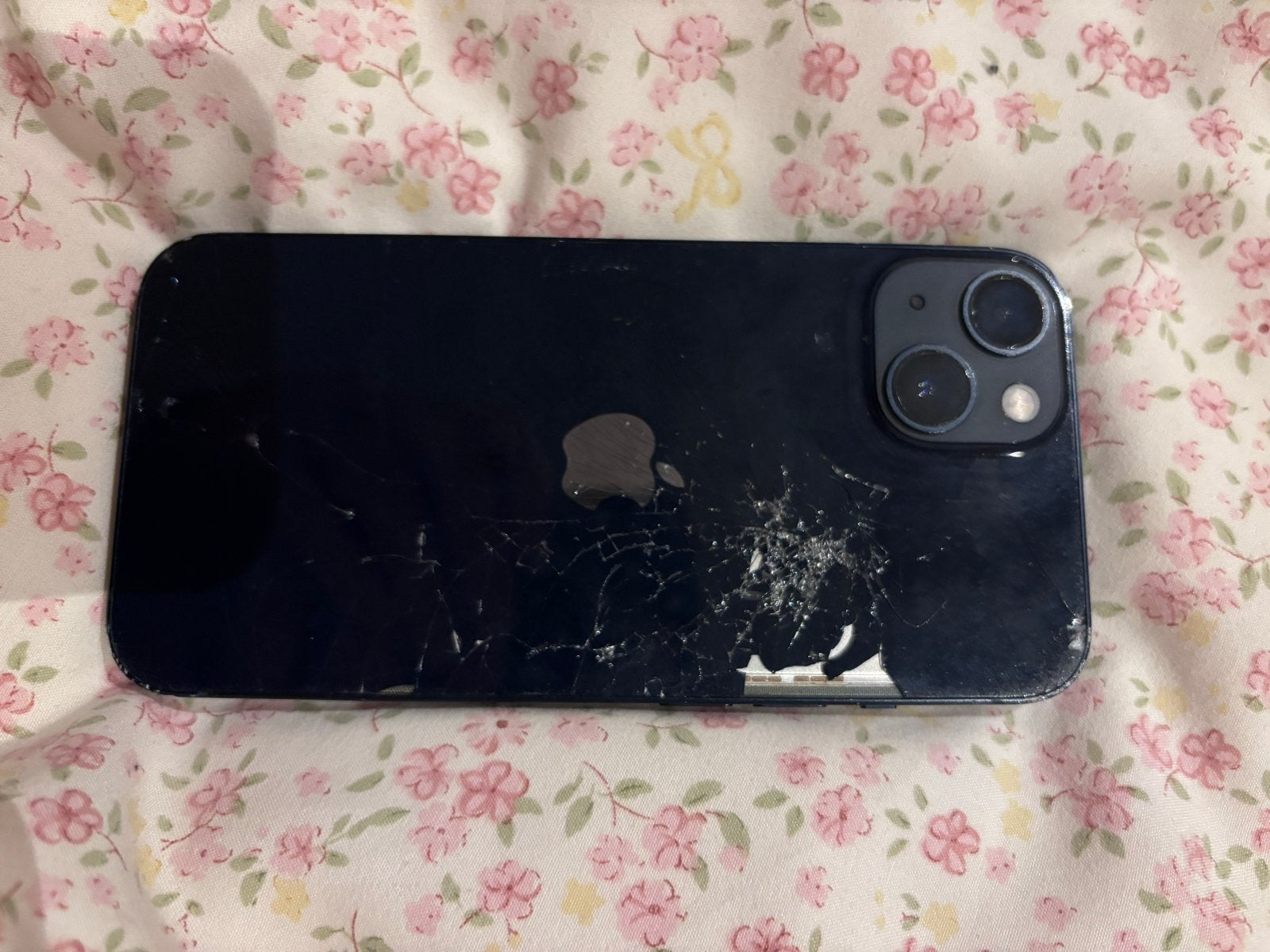 iPhone 13 - Achterkant beschadigd, Telecommunicatie, 256 GB, Blauw, IPhone 13, Ophalen of Verzenden