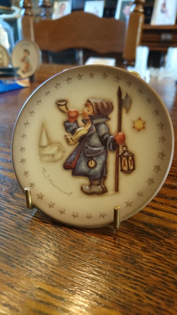 Hummel bordje kerst jongen met hoorn Hum 972, Verzamelen, Ophalen of Verzenden, Zo goed als nieuw, Hummel