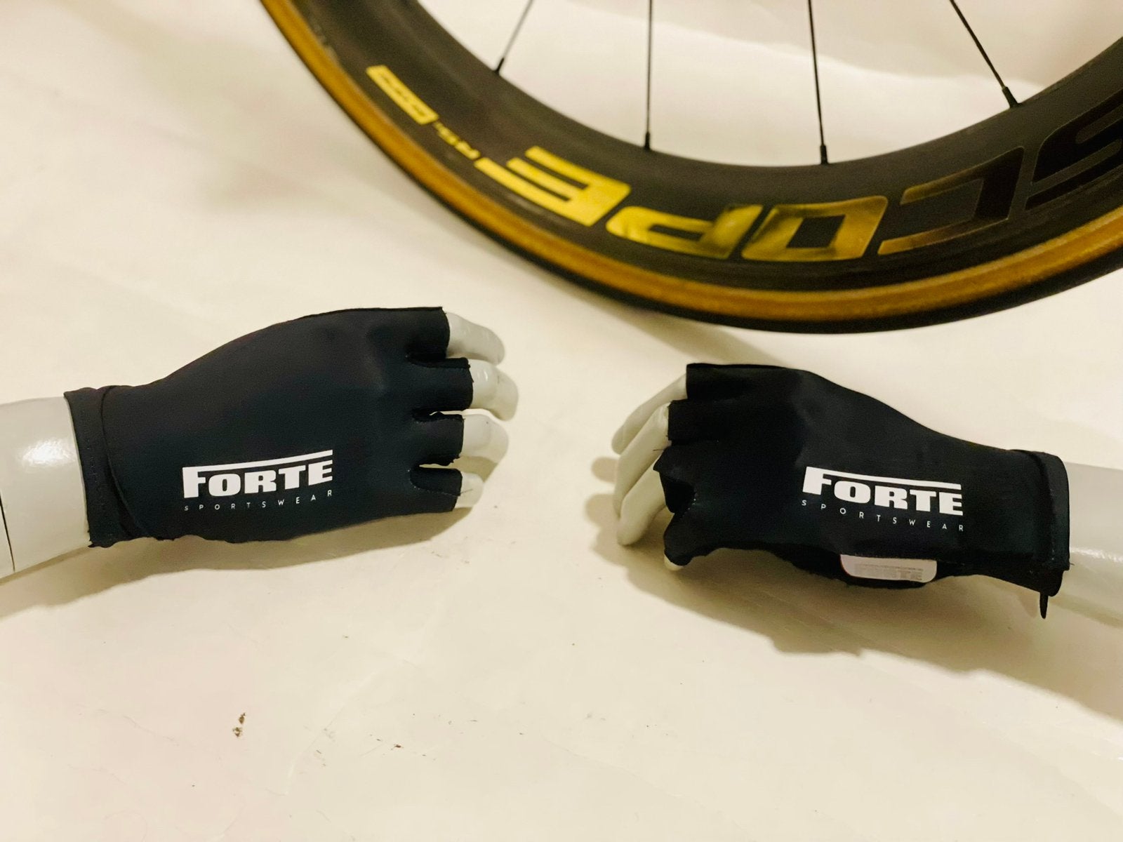 Wielrenkleding wielrenhandschoenen handschoenen maat S Forte, Fietsen en Brommers, Fietsaccessoires | Fietskleding, Ophalen of Verzenden