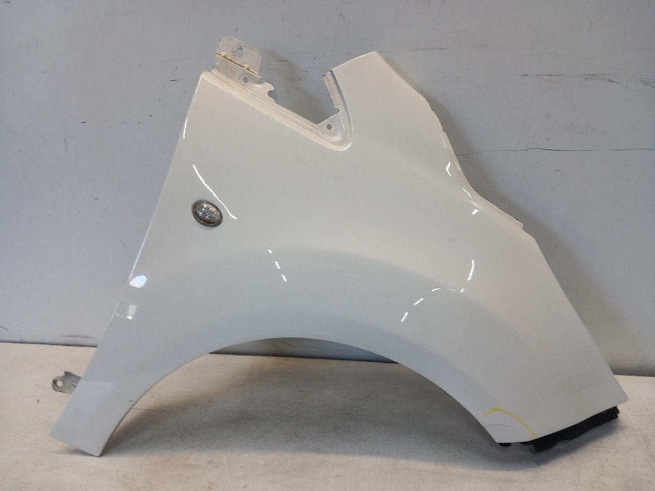 Voorscherm rechts Ford Ka, Onderdelen@venauto.nl, Van der Ven Autorecycling B.V., Gebruikt, Ettenseweg 76, 4706 PB Roosendaal, The Netherlands
