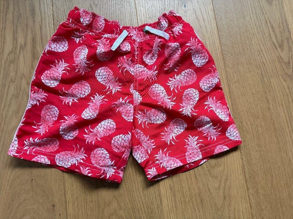 Zwembroek rood maat 140 Benetton, Ophalen, Sport- of Zwemkleding, Zo goed als nieuw, Jongen