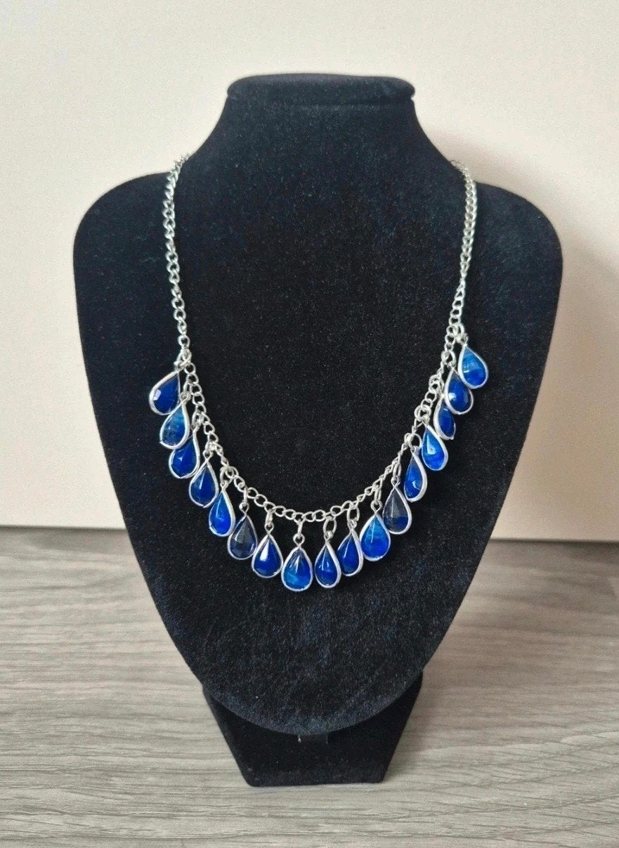 MKM Design ketting met blauwe druppelhangers, nikkelvrij, Ophalen of Verzenden, Nieuw, Blauw, Overige materialen