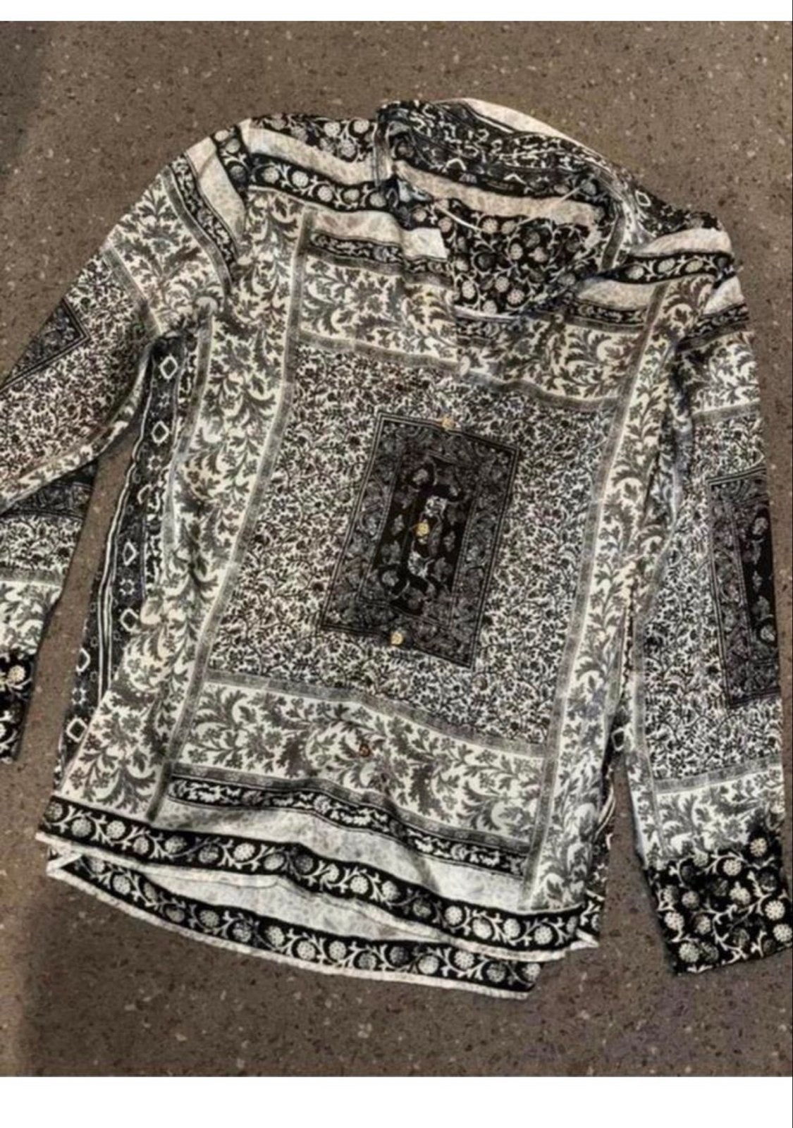 Zara blouse met print - Zwart/Wit maat L, Kleding | Dames, Blouses en Tunieken, Ophalen of Verzenden, Gedragen, Maat 42/44 (L)