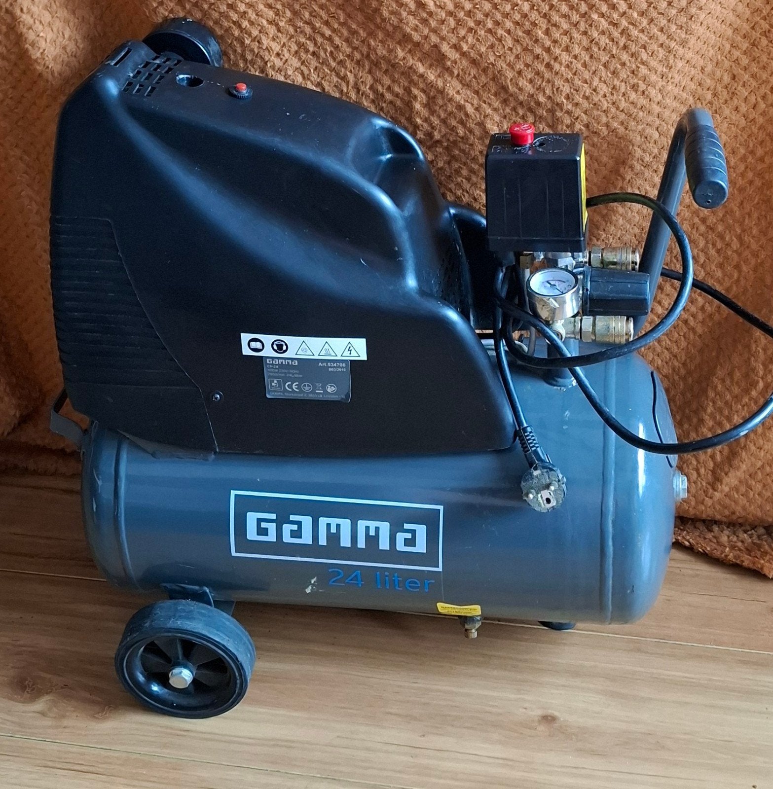 Gamma Compressor 24 liter - 8 bar, Minder dan 25 liter, Ophalen, Minder dan 200 liter/min, Mobiel