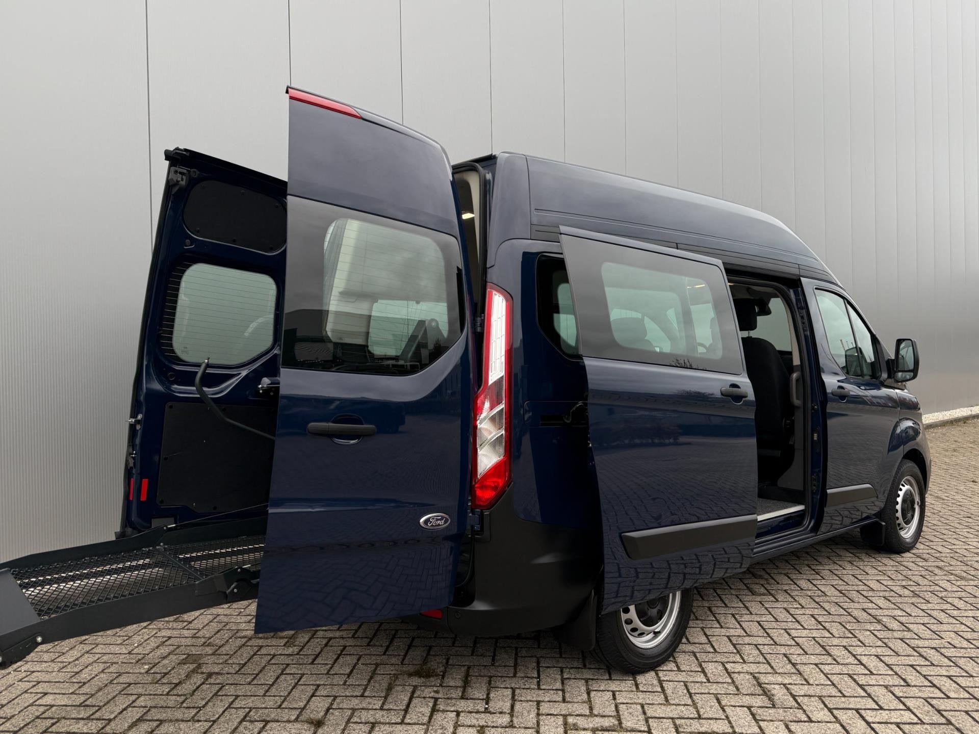 Ford Transit Custom (2019) Rolstoelbus Airco Automaat Zelfri, Auto's, 12 maanden, 2174 kg, Gebruikt, 4 cilinders
