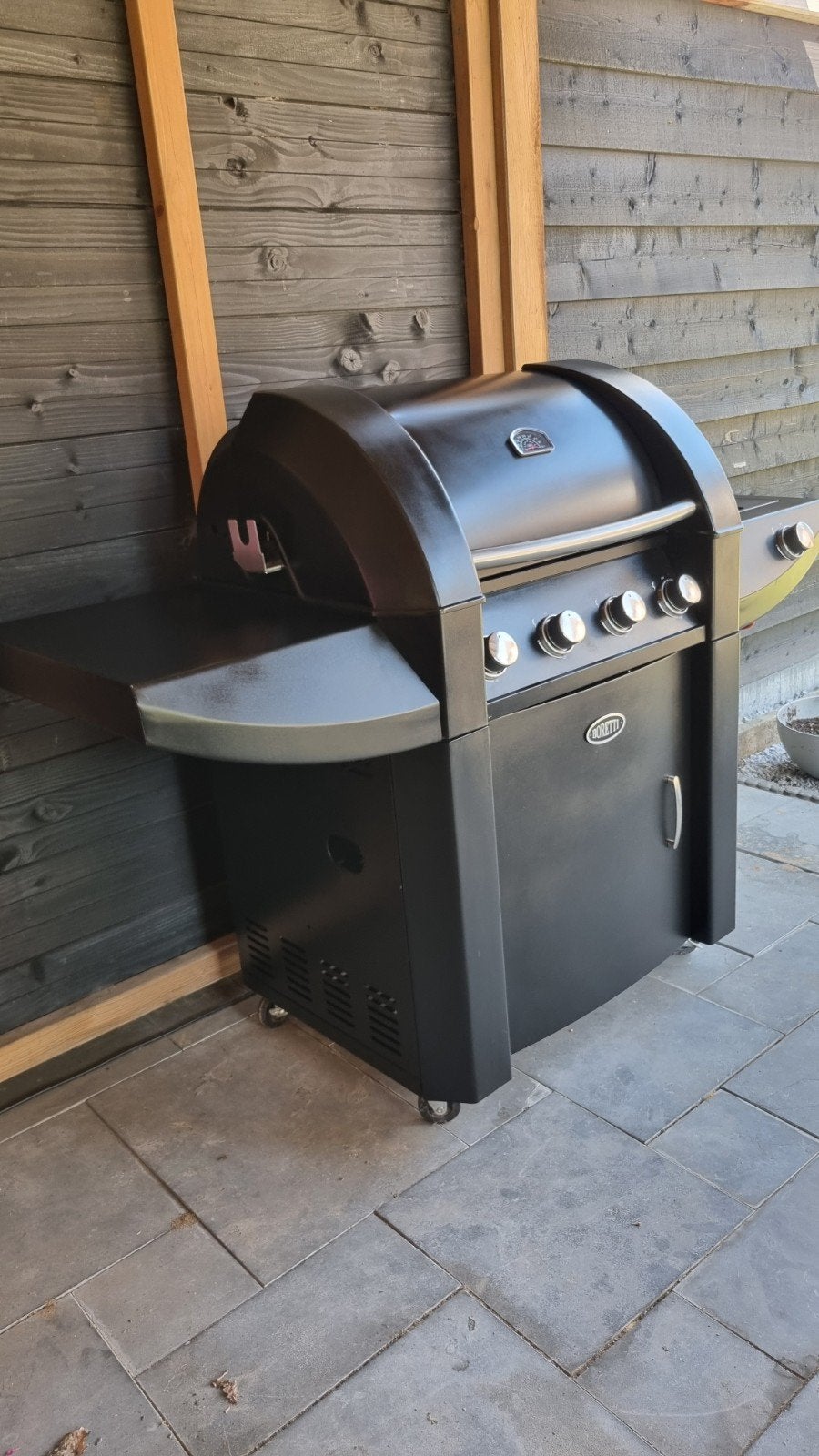 Boretti buitenkeuken., Ophalen