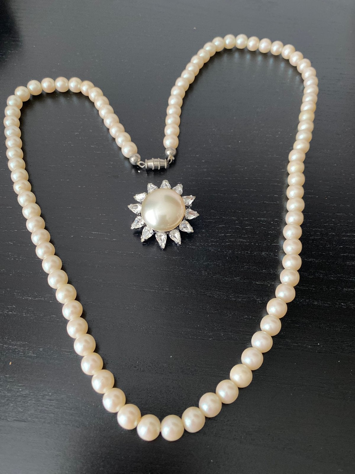 Vintage faux parelketting & kristallen broche jaren ‘50-60, Ophalen of Verzenden, Zo goed als nieuw, Overige materialen