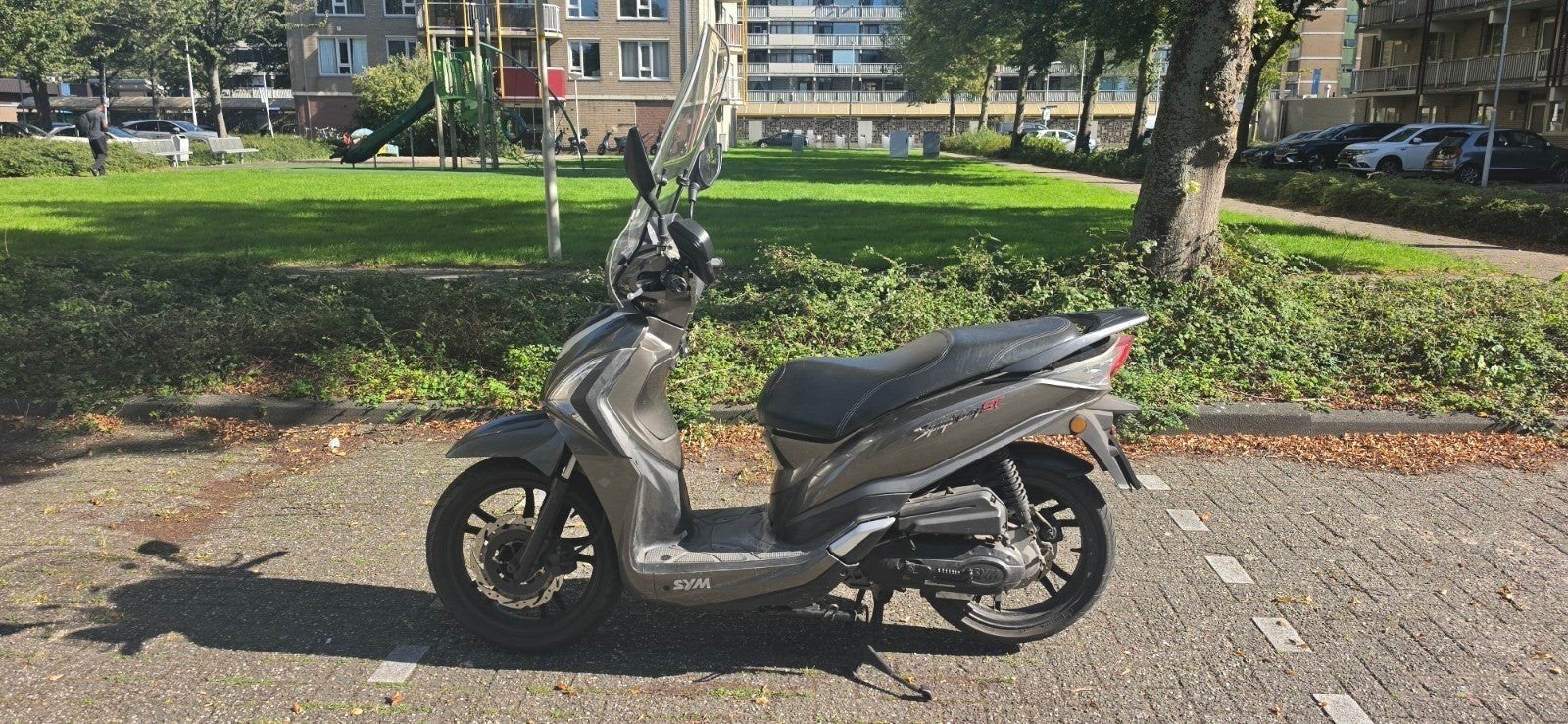 Foto 9 van scooter SYM Symphony ST  ( geel )