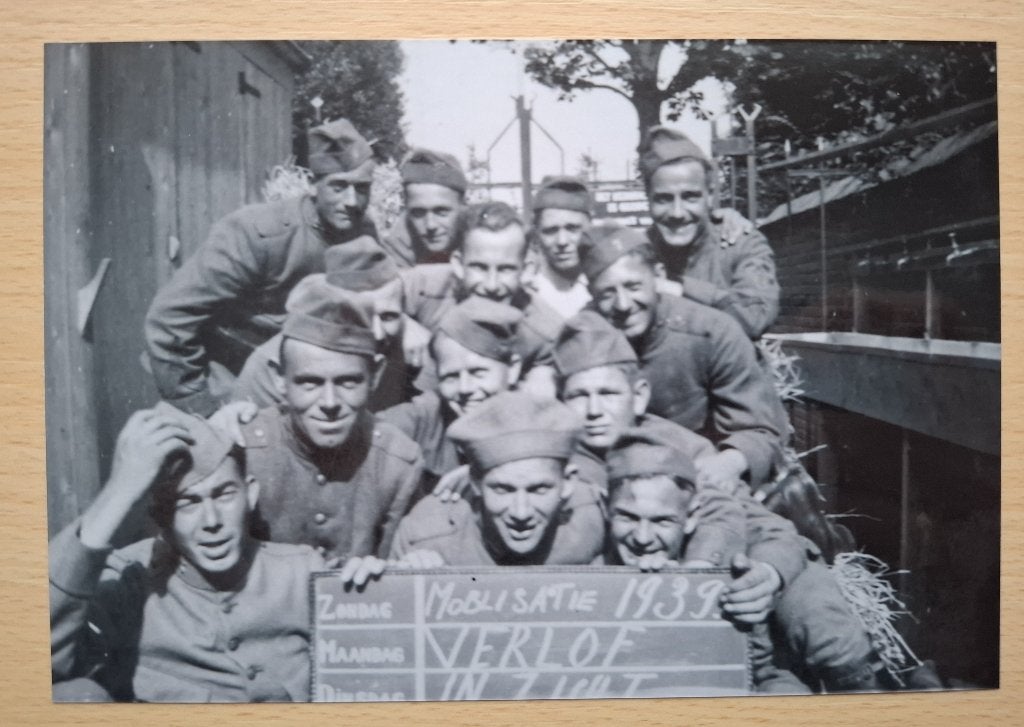 2 afbeeldingen mobilisatie in 1939, Verzenden, Landmacht, Nederland, Foto of Poster