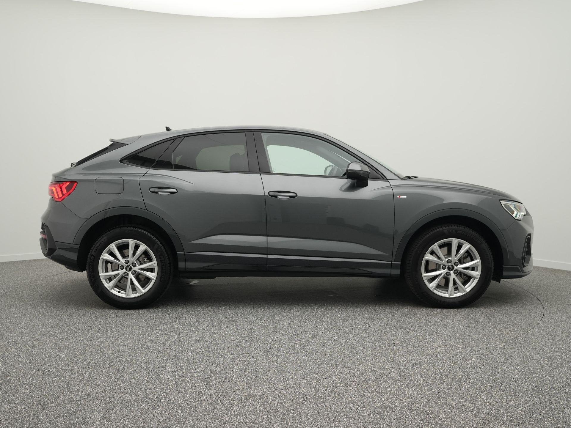 Audi Q3 Sportback 45 TFSI e S Edition | Apple Carplay/Androi, Auto's, Gebruikt, Leder en Stof, Hybride Elektrisch/Benzine, 13 kWh