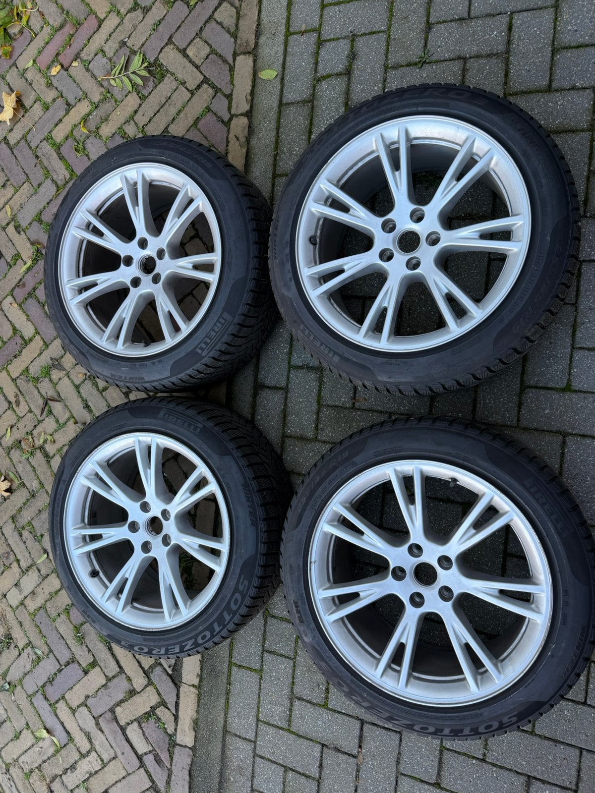 Tesla Model Y Gemini velgen set + winterbanden 255/45R19, 255 mm, Banden en Velgen, Winterbanden, Personenwagen