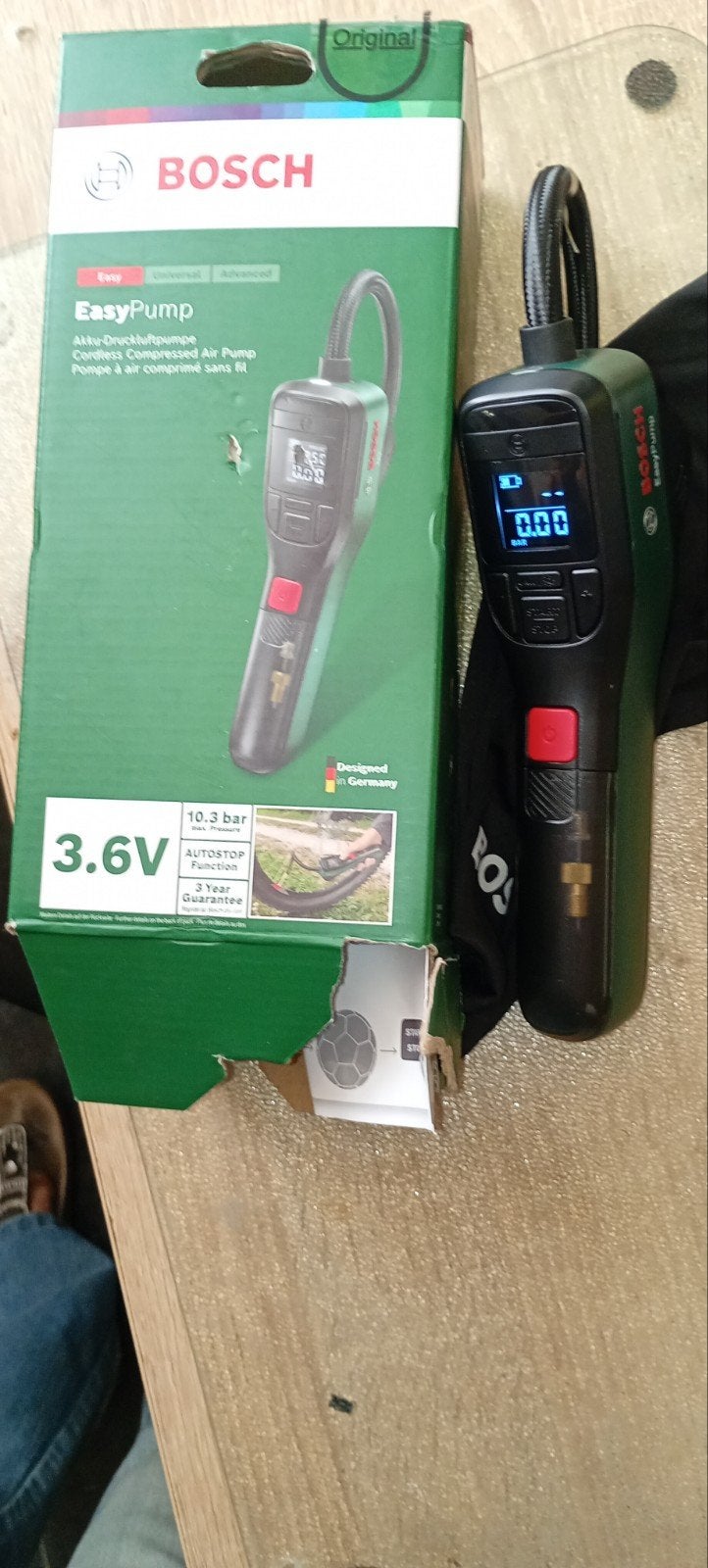 Bosch EasyPump Accu Luchtpomp - Compact en Draagbaar, Ophalen, Drukmeter, Nieuw