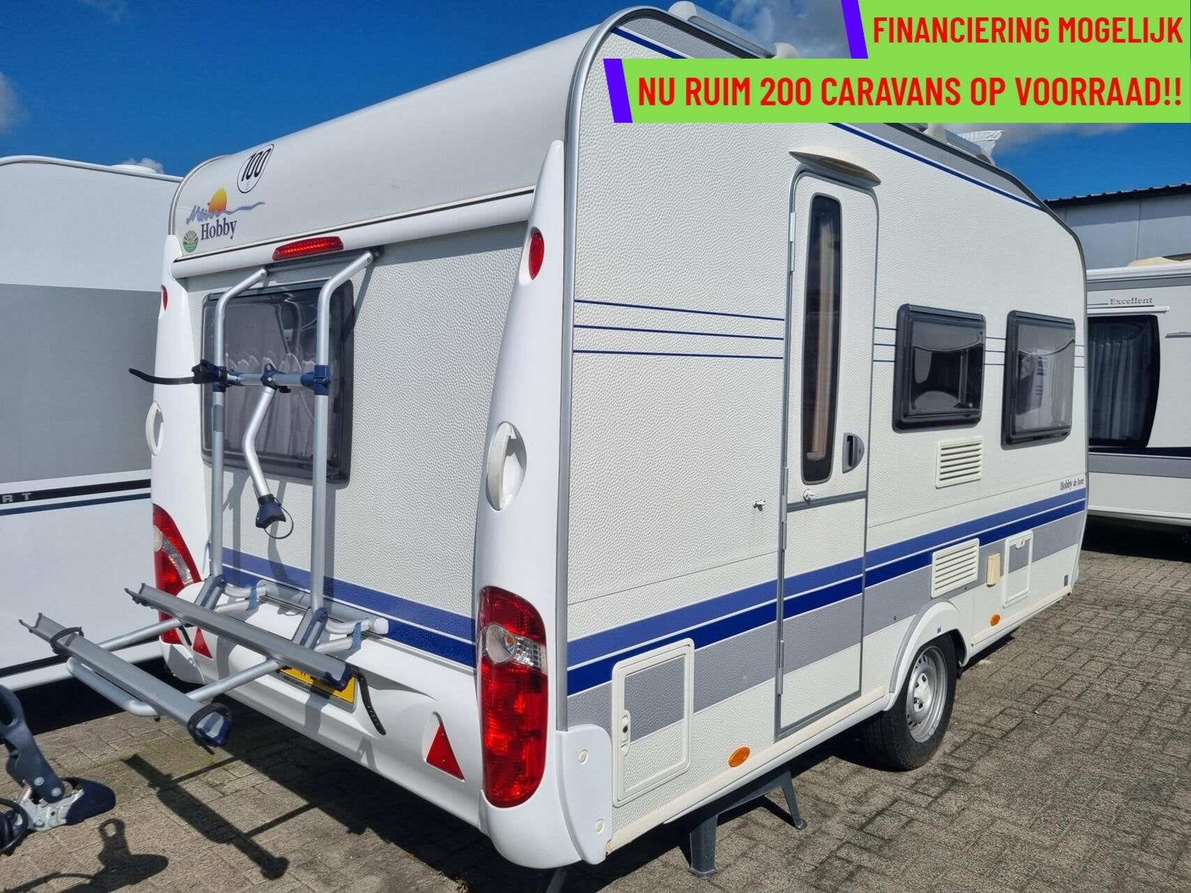 Hobby De luxe 400 MOVER + DWARSBED + FIETSENDRAGER 2x, Caravans en Kamperen, Caravans, Mover, Hobby, Bedrijf, 750 - 1000 kg