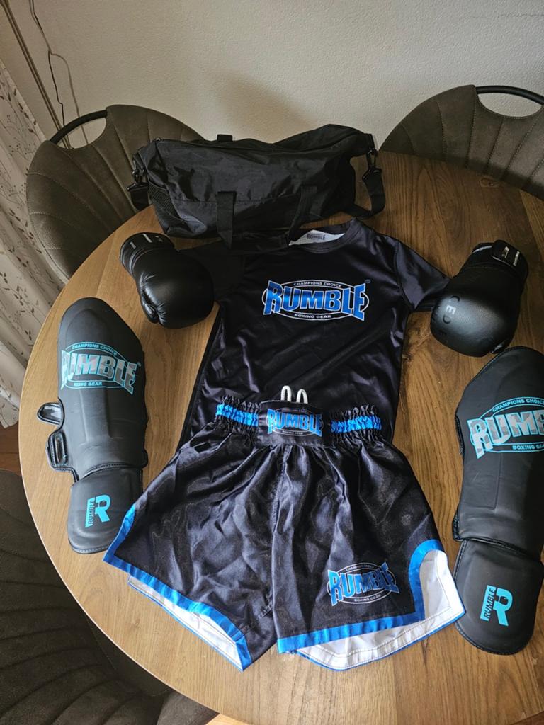 Complete Rumble Boksset: Kleding, Handschoenen & Beschermers, Ophalen of Verzenden, Zo goed als nieuw, Bokshandschoenen