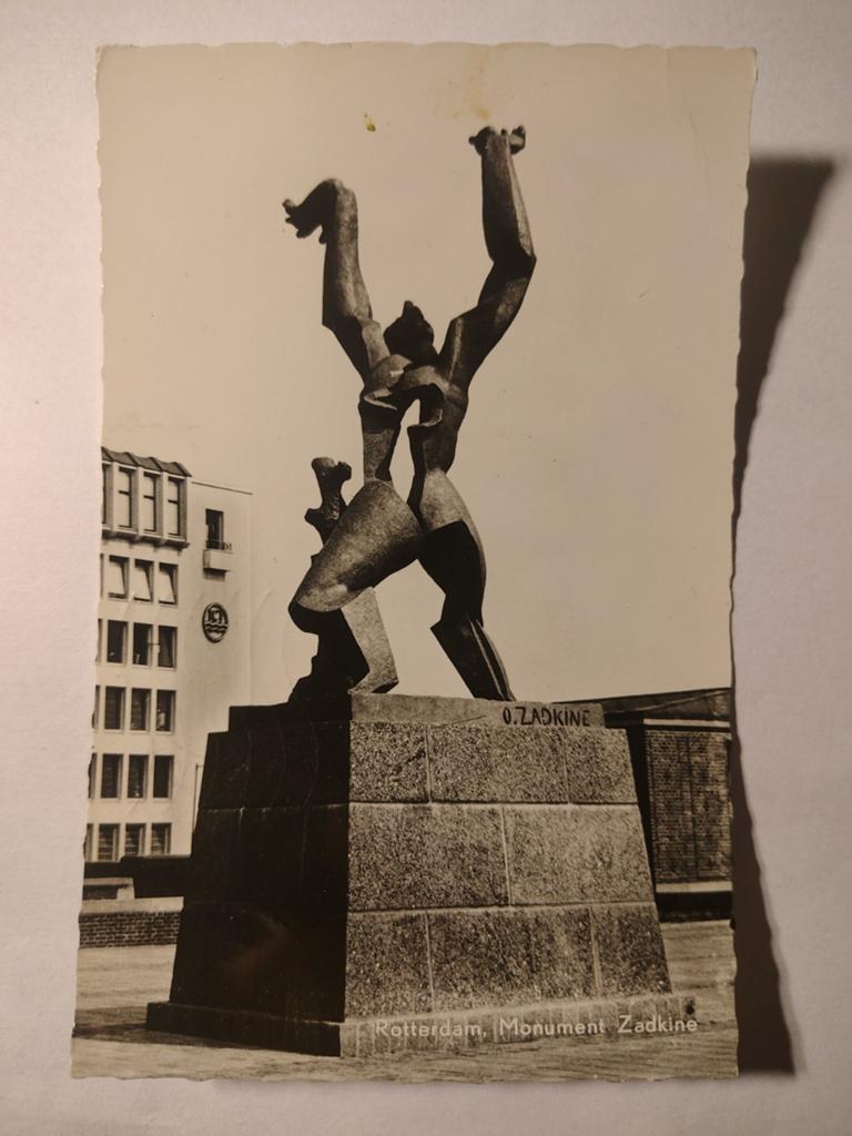 Rotterdam Monument Zadkine, Verzamelen, Ansichtkaarten | Nederland, Ophalen of Verzenden, Zuid-Holland