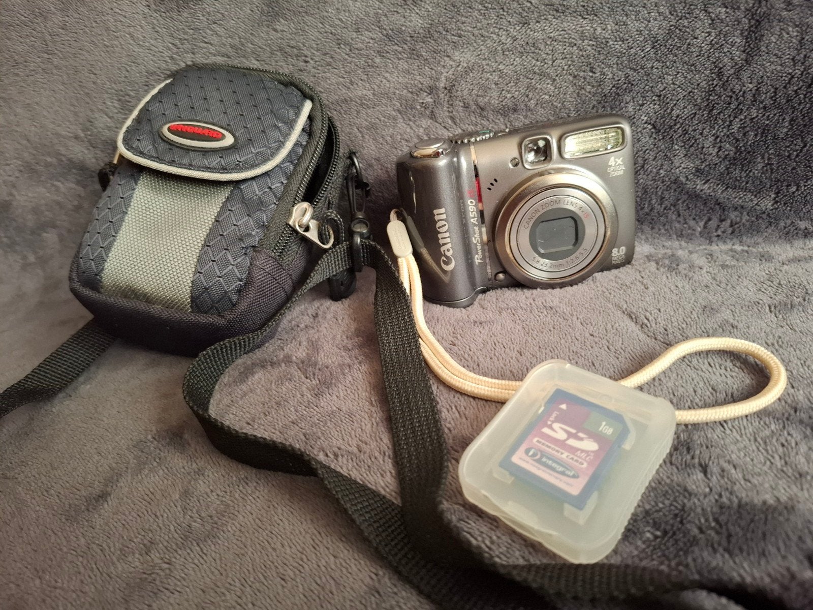 Canon PowerShot A590 IS met tas en 2 SD kaartjes, Audio, Tv en Foto, Fotocamera's Digitaal, Ophalen of Verzenden, Zo goed als nieuw