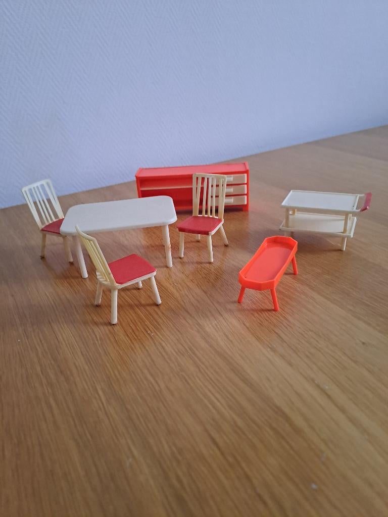 Poppenhuis meubeltjes jaren 60, Ophalen, Gebruikt, Poppenhuis