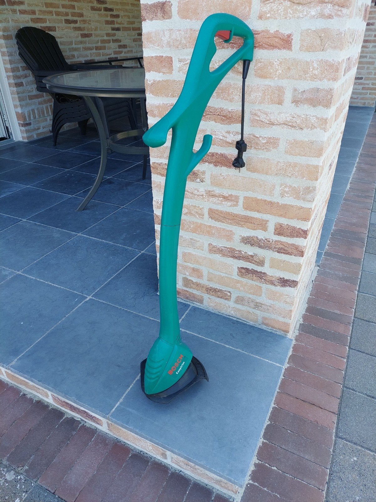 Bosch Easytrim Elektrische Grastrimmer met extra draad, Cirkelmaaier, Gebruikt, Elektrische grasmaaier, Minder dan 30 cm