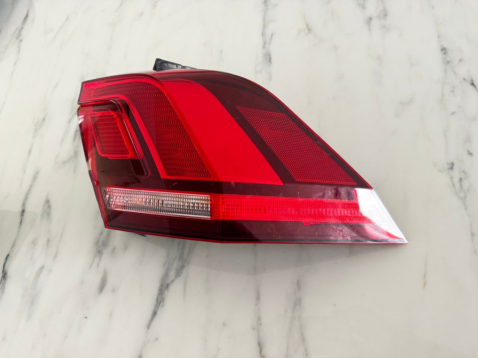 Origineel achterlicht rechtsbuiten VW Tiguan (5NA945096C), Ophalen, Nieuw, Volkswagen