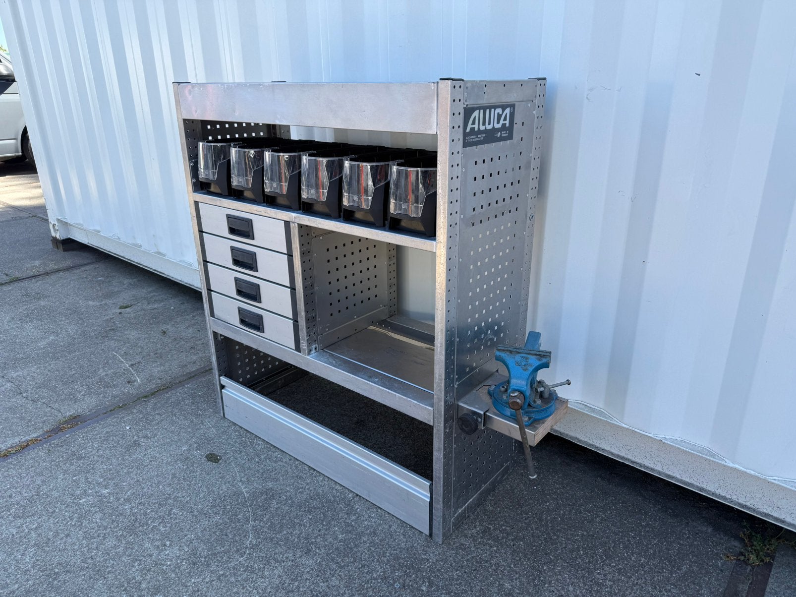 Nieuwstaat Aluca Bedrijfswagen inrichting met bankschroef, Ophalen, Zo goed als nieuw