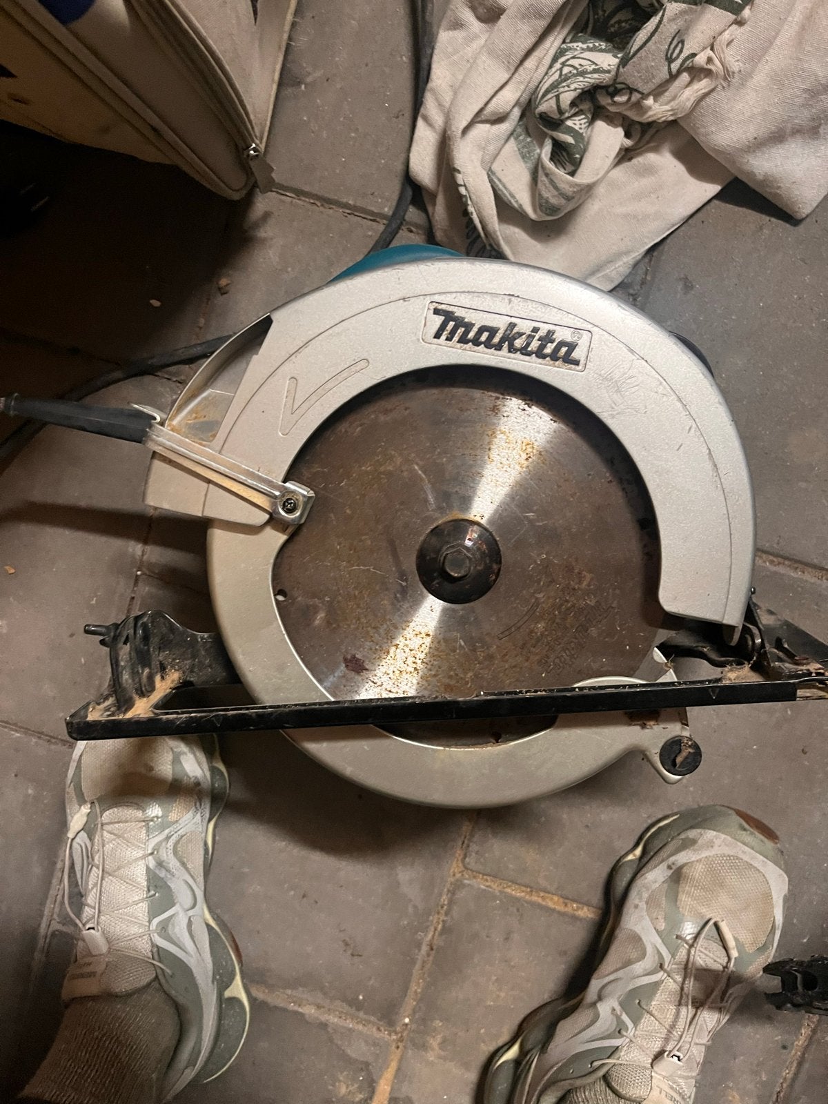 Makita Cirkelzaag N5900B - 235mm Zaagblad - 2000W, Gebruikt, Cirkelzaag, 70 mm of meer, Ophalen of Verzenden