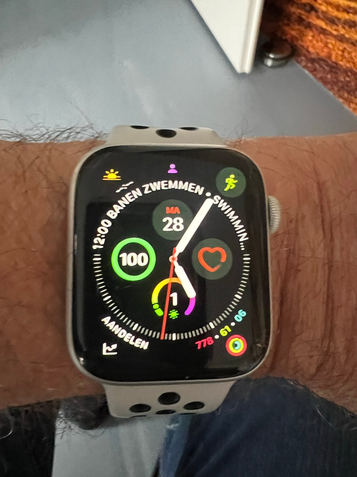 Foto 9 van Apple Watch Nike+ 44mm Aluminium (Model A1978)