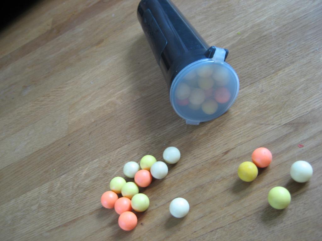 Paintball pod met ongeveer 145 reballs 0.68 caliber, Ophalen of Verzenden, Zo goed als nieuw