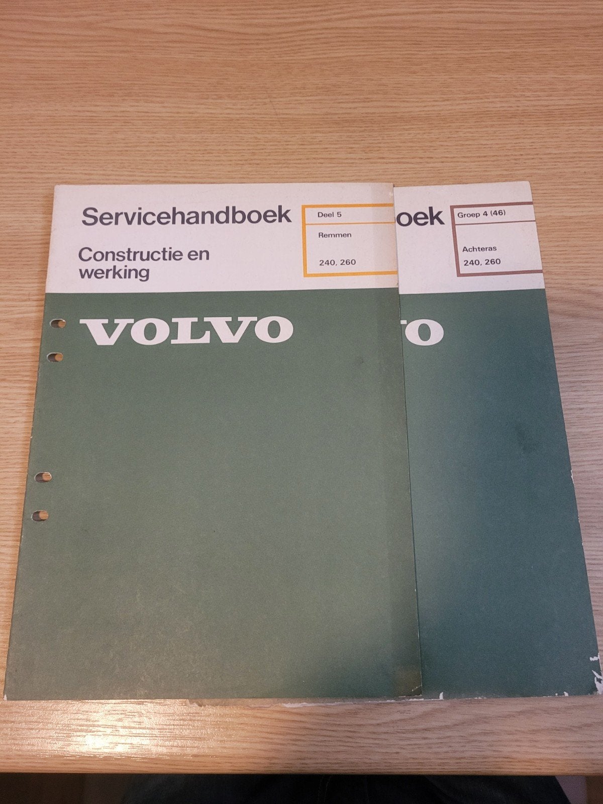 Service handboeken Volvo 240 Volvo 260, Ophalen