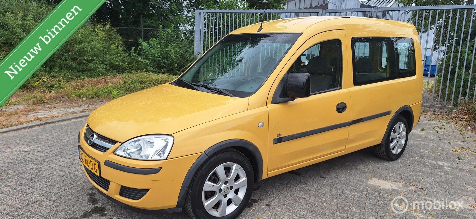 Opel Tour 1.4-16V Njoy, Auto's, 450 kg, Gebruikt, Overige modellen, 4 cilinders
