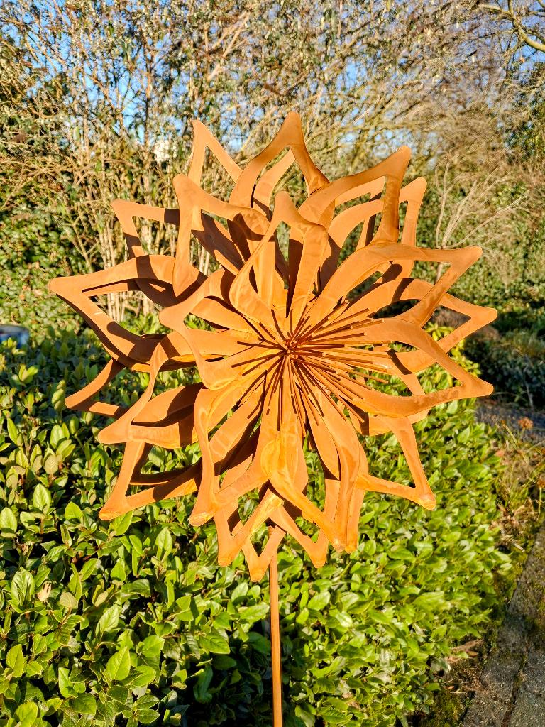 Roest bloem groot akelei op tuinsteker diameter 40 cm., Ophalen of Verzenden, Nieuw