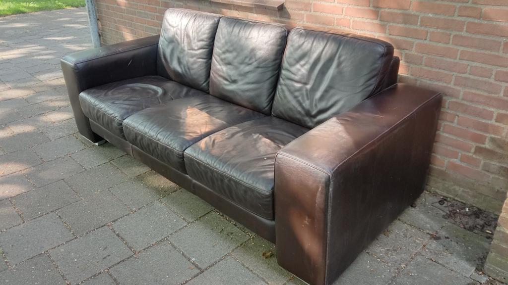 Gratis af te halen: Comfortabele bank met gebruikssporen, Ophalen, Gebruikt, Minder dan 75 cm, Driepersoons