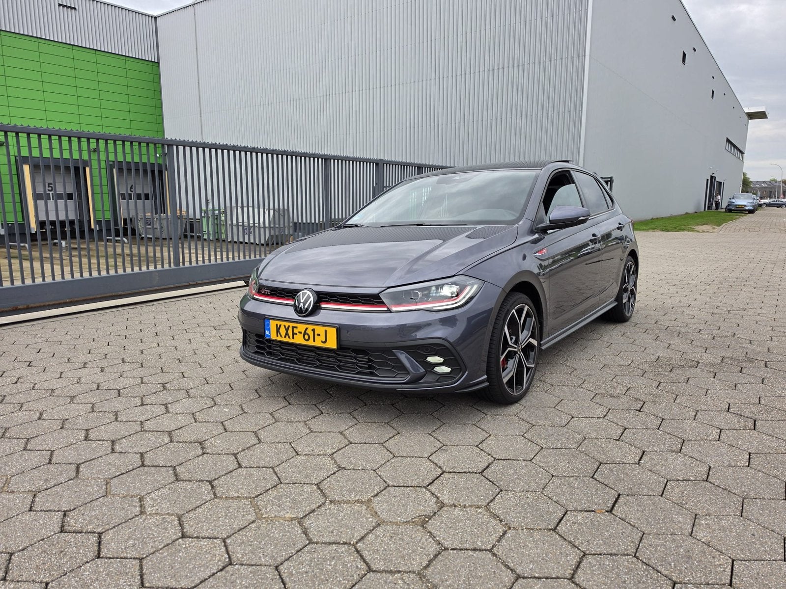 Volkswagen Polo 2.0 TSI 207pk Dsg-7 2024 Grijs, Auto's, 1272 kg, 15 km/l, 680 kg, 4 cilinders