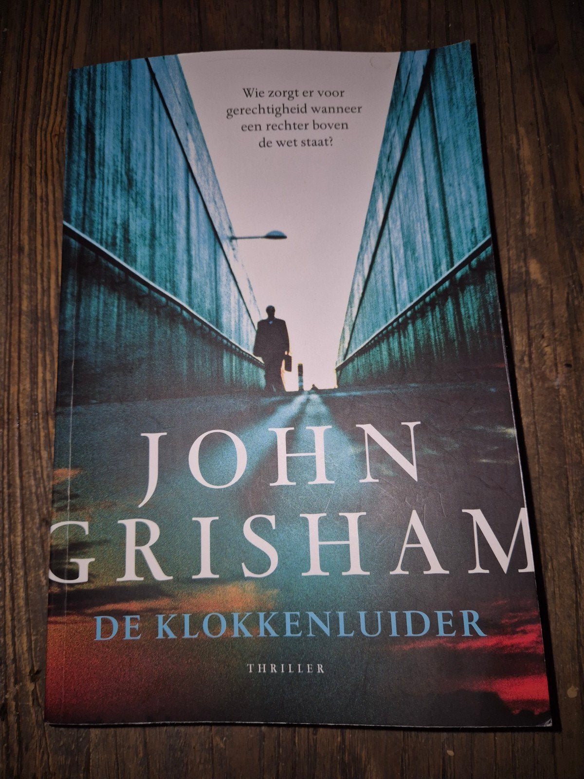 John Grisham - De Klokkenluider (Thriller), Ophalen of Verzenden, Gelezen, John Grisham, Wereld overig