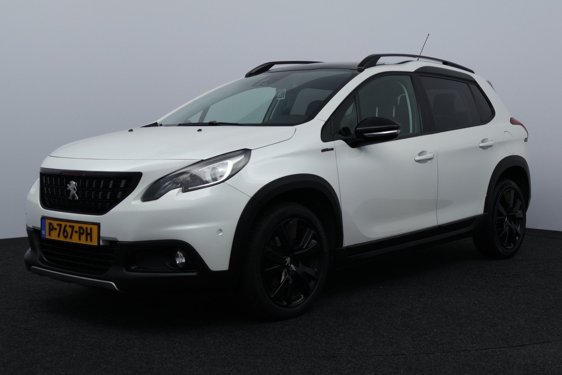 Peugeot 2008 1.2 PureTech Allure/ D-Riem Verv 100.000KM!/ Au, Euro 6, 1199 cc, Radio, 610 kg