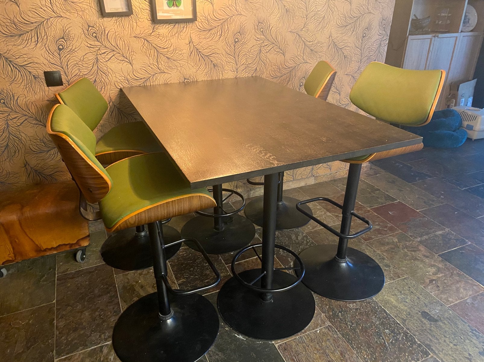 Hoge tafel met 4 barstoelen. Bartafel, Ophalen, Gebruikt, In hoogte verstelbaar, 90 cm of meer