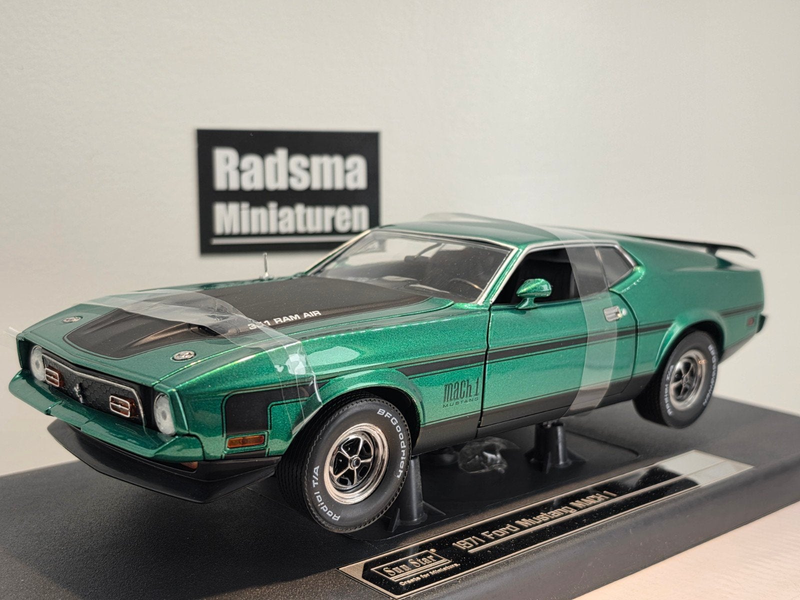 1971 Ford Mustang MACH 1 - Green/Black - 1:18 Sun Star, Hobby en Vrije tijd, Modelauto's | 1:18, Auto, Nieuw, Ophalen of Verzenden