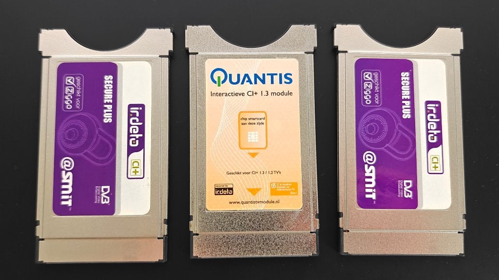 3 stuks CI+ Modules - 1x Quantis en 2x Irdeto Secure Plus, Ophalen of Verzenden, Gebruikt, Decoder
