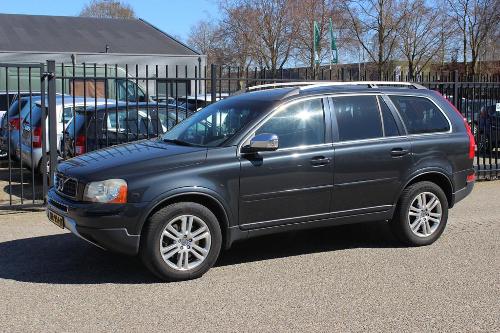 Volvo XC90 2.4 D5 185 PK Aut. Momentum, Auto's, Gebruikt, Zwart, 255 €/maand, 7 stoelen