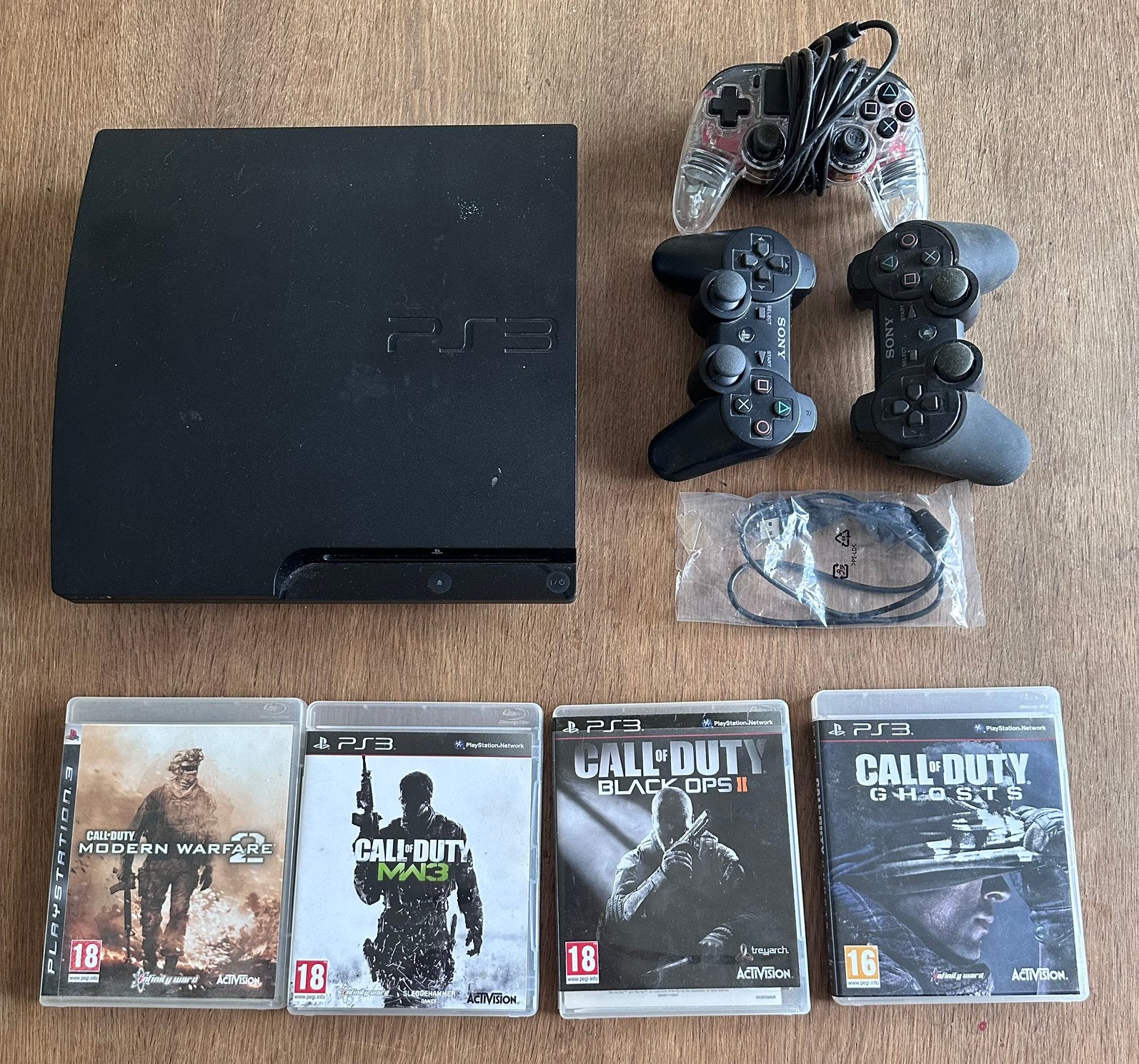 PlayStation 3 Slim (Defect) + 3 Controllers + 4 COD Games, Spelcomputers en Games, Ophalen, Met games, Met 2 controllers, Niet werkend