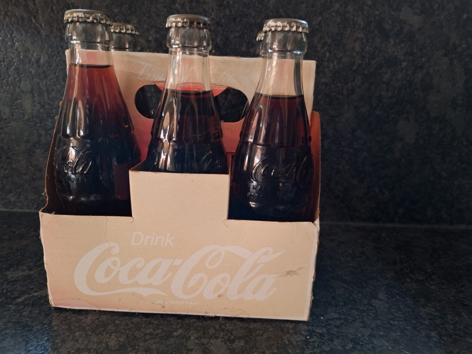 COCA-COLA SIX PACK VOLLE FLESJES NEW ORLEANS LA, Ophalen of Verzenden, Zo goed als nieuw, Verpakking